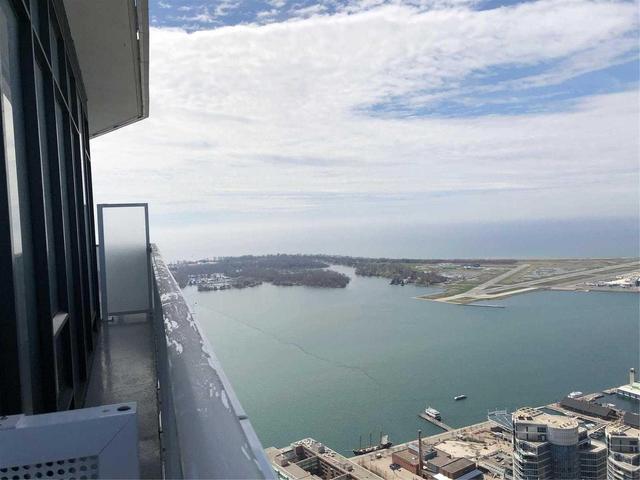 Sph201 - 88 Harbour St, Condo with 2 bedrooms, 3 bathrooms and 1 parking in Toronto ON | Image 18