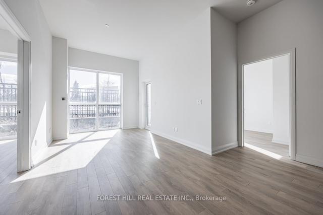 105 - 10 Meadowglen Pl, Condo with 3 bedrooms, 2 bathrooms and 1 parking in Toronto ON | Image 32