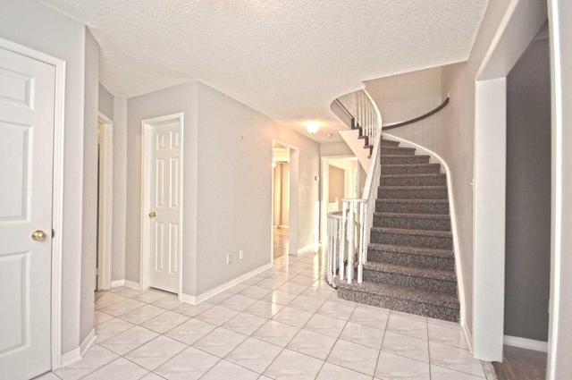 404 Cundles Rd W, House detached with 4 bedrooms, 4 bathrooms and 2 parking in Barrie ON | Image 3