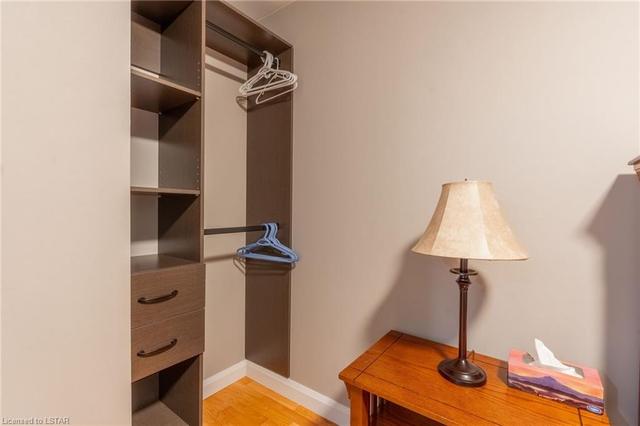 The bedrooms have had redesigned contemporary closets installed. | Image 18