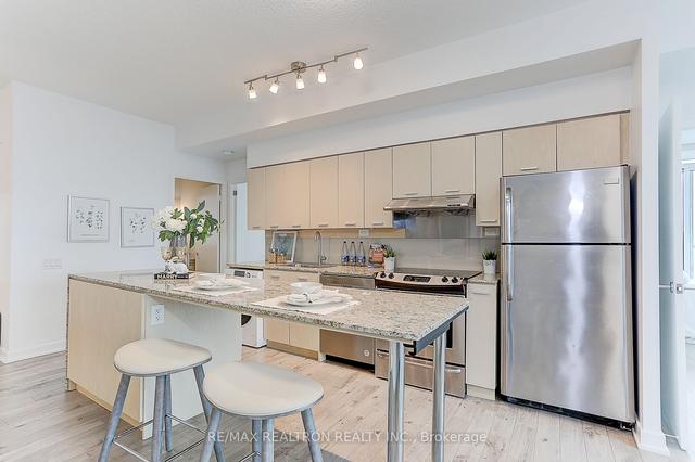 2111 - 29 Singer Crt, Condo with 2 bedrooms, 2 bathrooms and 1 parking in Toronto ON | Image 4