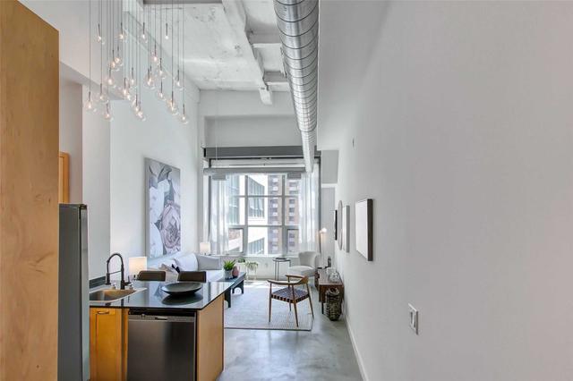 501 - 135 Dalhousie St, Condo with 2 bedrooms, 1 bathrooms and 2 parking in Toronto ON | Image 7