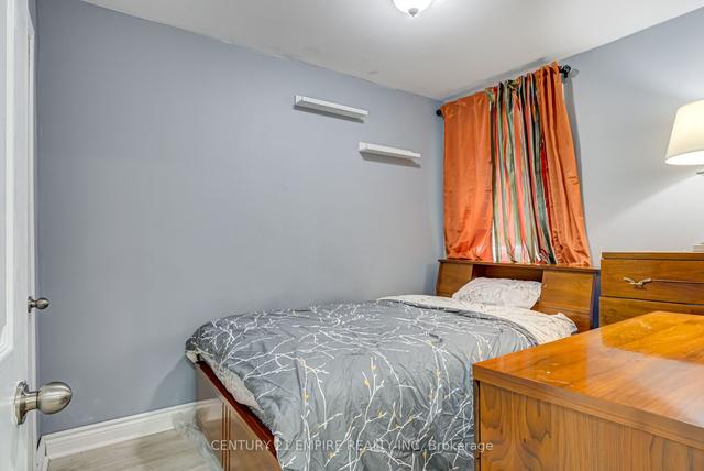 404 Tragina Ave N, House detached with 2 bedrooms, 1 bathrooms and 0 parking in Hamilton ON | Image 5