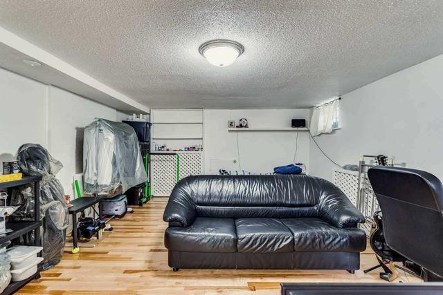 bsmnt - 5 Glebe Rd, House detached with 0 bedrooms, 1 bathrooms and 0 parking in Toronto ON | Image 2