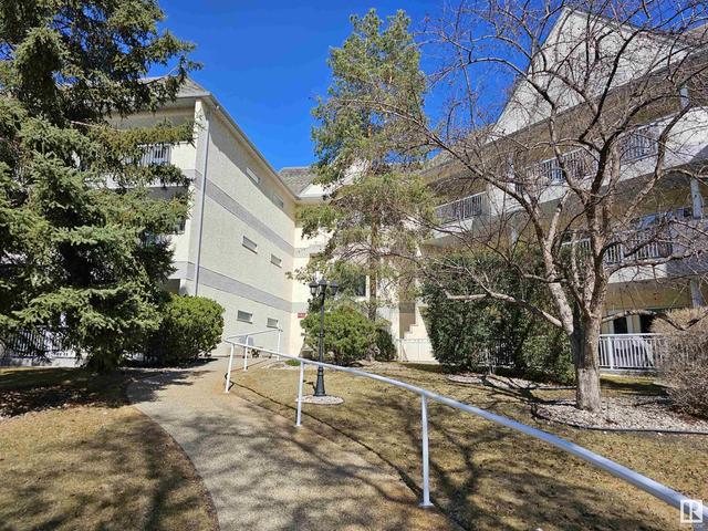 305 - 11640 79 Av Nw, Condo with 2 bedrooms, 2 bathrooms and 2 parking in Edmonton AB | Image 2