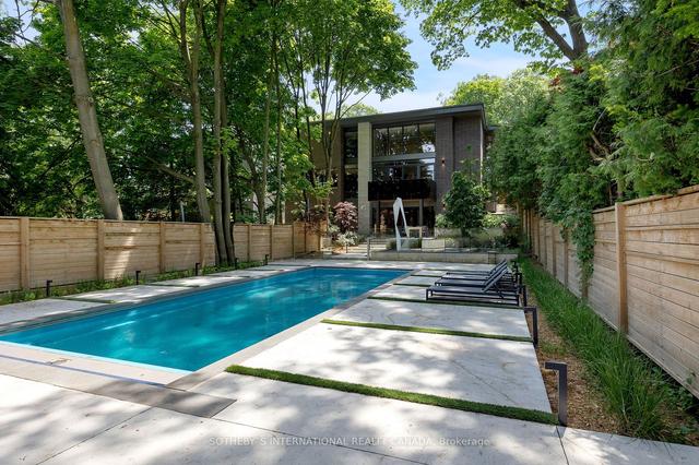 11 North Dr, House detached with 4 bedrooms, 7 bathrooms and 6 parking in Toronto ON | Image 8