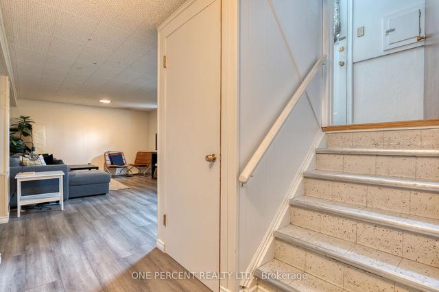 161 Laurier Ave, House detached with 3 bedrooms, 2 bathrooms and 5 parking in Hamilton ON | Image 11