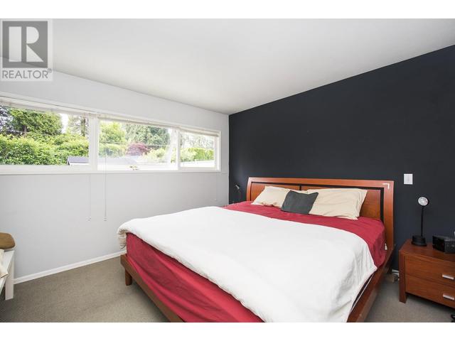1281 Mcbride Street, House detached with 4 bedrooms, 2 bathrooms and 2 parking in North Vancouver BC | Image 11