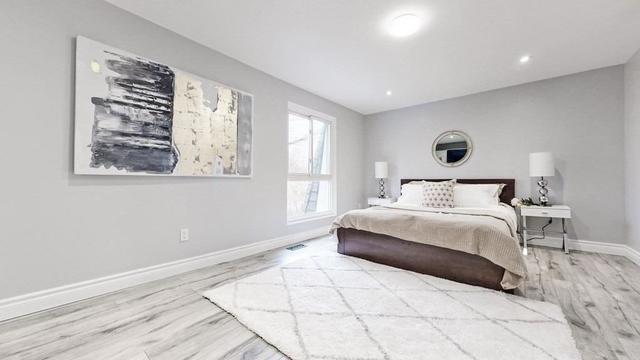 86 Tangle Briar Way, Townhouse with 3 bedrooms, 2 bathrooms and 2 parking in Toronto ON | Image 9