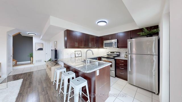 617 - 140 Widdicombe Hill Blvd, Townhouse with 2 bedrooms, 2 bathrooms and 1 parking in Toronto ON | Image 3