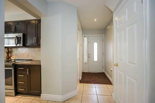 1002 Barton St, House detached with 3 bedrooms, 3 bathrooms and 4 parking in Hamilton ON | Image 2