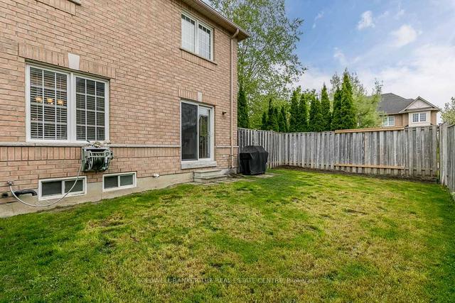 211 Coleridge Dr, House attached with 3 bedrooms, 3 bathrooms and 4 parking in Newmarket ON | Image 19