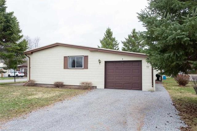 1 Cedar St, Home with 3 bedrooms, 2 bathrooms and 3 parking in Kawartha Lakes ON | Image 39