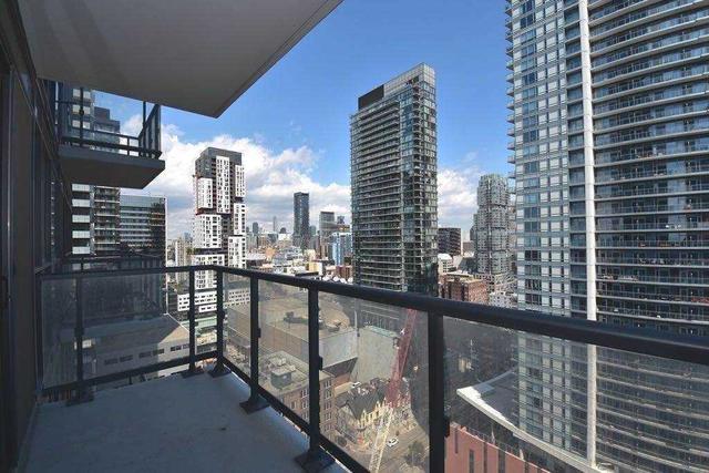 1812 - 87 Peter St, Condo with 1 bedrooms, 1 bathrooms and 0 parking in Toronto ON | Image 2