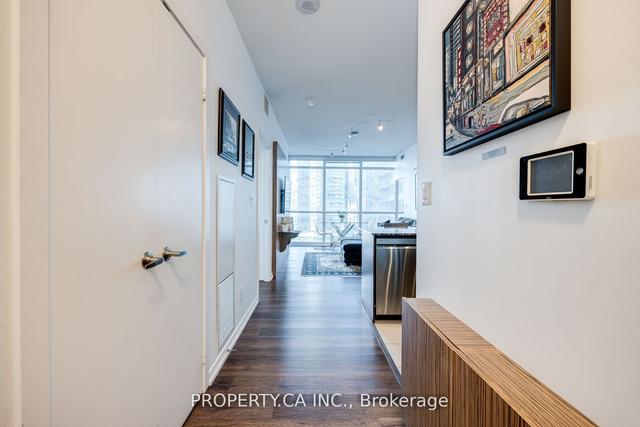 1501 - 65 Bremner Blvd, Condo with 2 bedrooms, 2 bathrooms and 0 parking in Toronto ON | Image 7