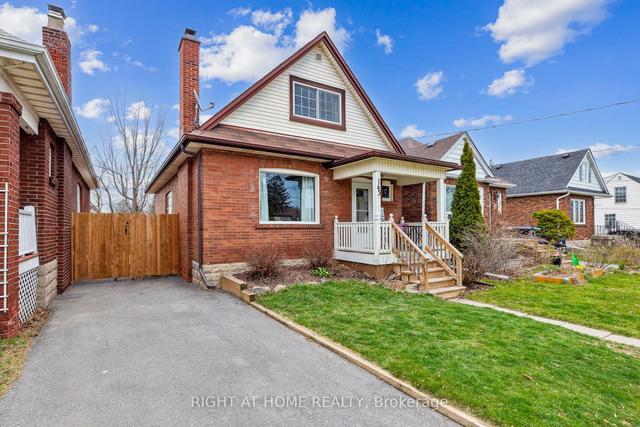 143 Patricia Ave, House detached with 2 bedrooms, 2 bathrooms and 2 parking in Oshawa ON | Image 1