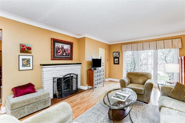214 Northwestern Avenue, House detached with 3 bedrooms, 2 bathrooms and 3 parking in Ottawa ON | Image 5