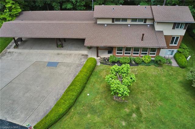 6490 Steele Road, House detached with 2 bedrooms, 3 bathrooms and null parking in Niagara Falls ON | Image 2