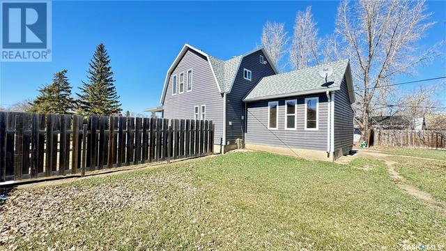 450 Macdonald Avenue, House detached with 3 bedrooms, 2 bathrooms and null parking in Craik SK | Image 40