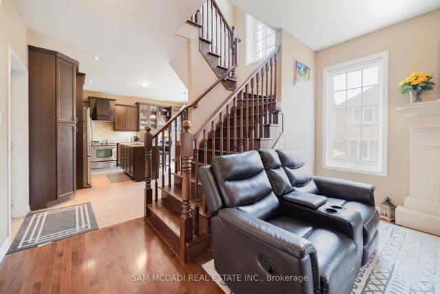 322 Baldwin Dr, House detached with 4 bedrooms, 3 bathrooms and 4 parking in Cambridge ON | Image 3