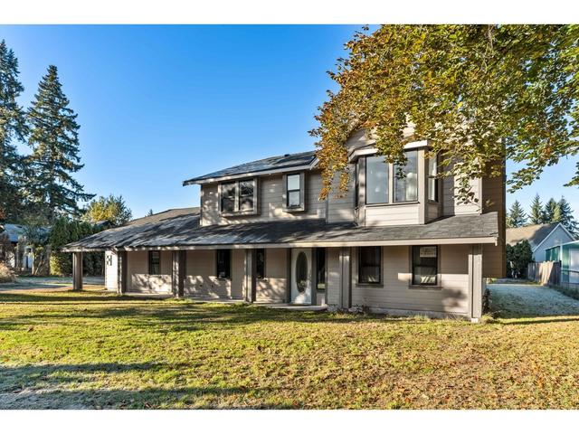 5697 248 Street, House detached with 4 bedrooms, 3 bathrooms and 10 parking in Langley BC | Image 2