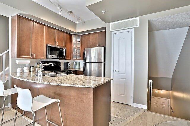 Th5 - 68 Carr St, Townhouse with 2 bedrooms, 2 bathrooms and 1 parking in Toronto ON | Image 5