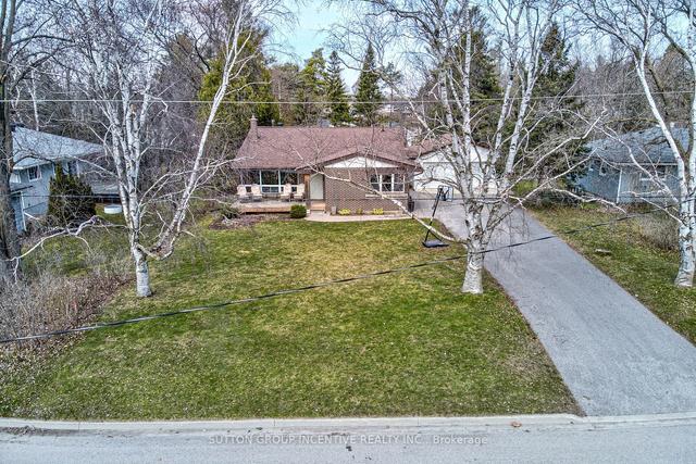 200 Bertha Ave, House detached with 3 bedrooms, 2 bathrooms and 10 parking in Barrie ON | Image 1