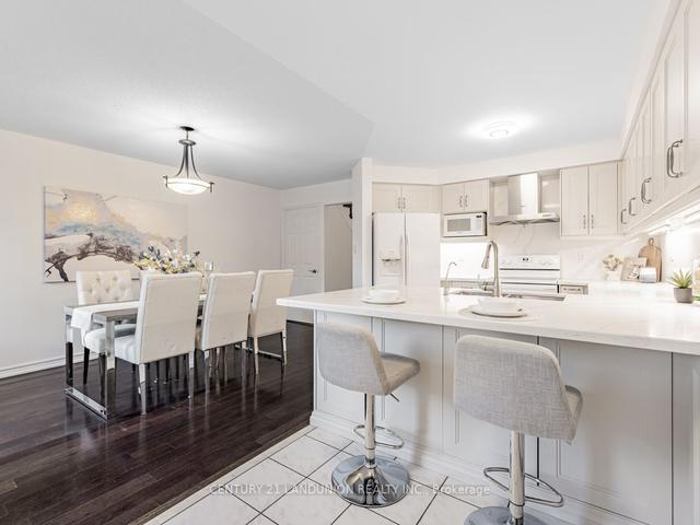 8 Baffin Crt, House attached with 3 bedrooms, 4 bathrooms and 3 parking in Richmond Hill ON | Image 4