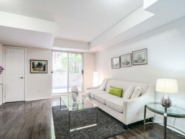 Th 148 - 35 Elsie Lane, Townhouse with 3 bedrooms, 2 bathrooms and 1 parking in Toronto ON | Image 2