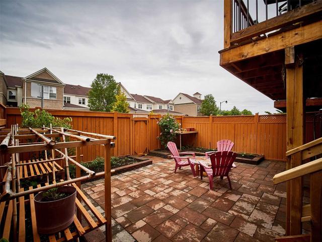 135 Lakeridge Dr, House detached with 4 bedrooms, 5 bathrooms and 3 parking in Toronto ON | Image 22