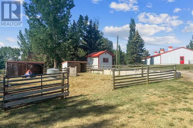 253067a Township Road 230, Home with 4 bedrooms, 2 bathrooms and null parking in Wheatland County AB | Image 4