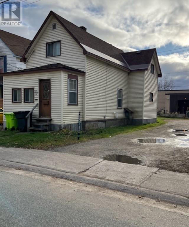 119 Grosvenor Ave, House detached with 3 bedrooms, 1 bathrooms and null parking in Sault Ste. Marie ON | Image 1