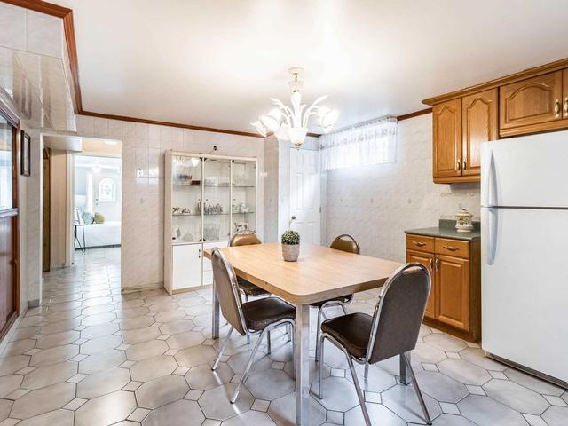 66 Orchardcroft Cres, House semidetached with 3 bedrooms, 2 bathrooms and 3 parking in Toronto ON | Image 21