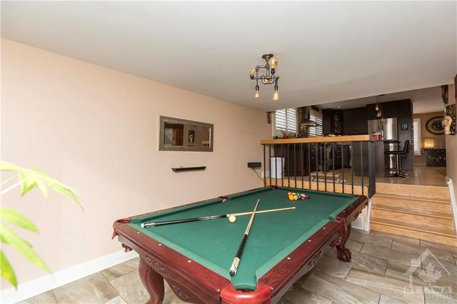 16 Elmbank Crescent, House detached with 3 bedrooms, 2 bathrooms and 6 parking in Ottawa ON | Image 19