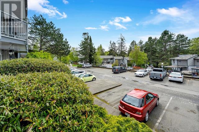 542 Carnation Pl, Condo with 2 bedrooms, 1 bathrooms and 1 parking in Saanich BC | Image 29