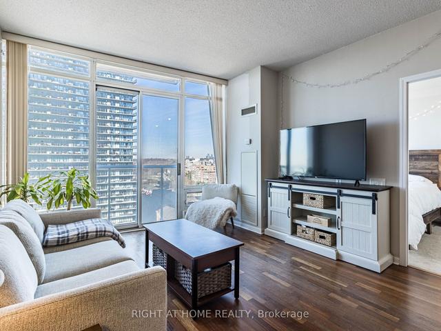 1212 - 15 Windermere Ave, Condo with 1 bedrooms, 1 bathrooms and 1 parking in Toronto ON | Image 6