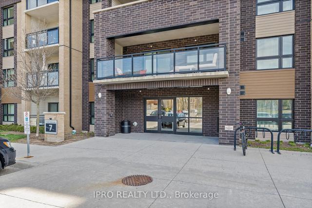 413 - 7 Kay Cres, Condo with 2 bedrooms, 1 bathrooms and 1 parking in Guelph ON | Image 12