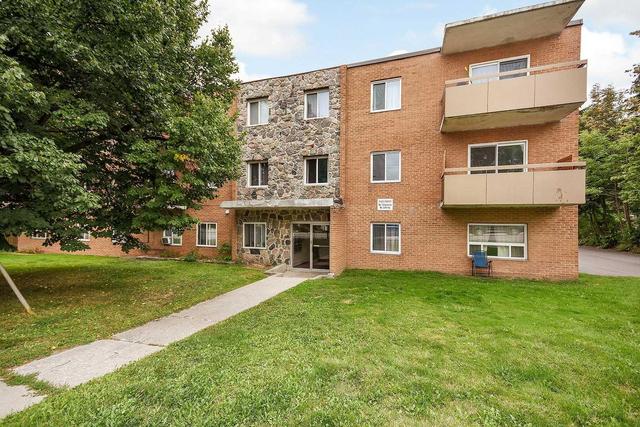 104 - 61 Town Line, Condo with 1 bedrooms, 1 bathrooms and 1 parking in Orangeville ON | Image 1