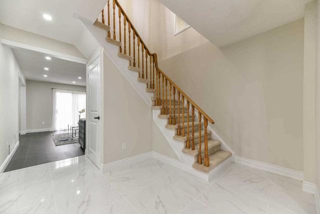 18 Sifton Pl, House detached with 4 bedrooms, 3 bathrooms and 6 parking in Brampton ON | Image 10
