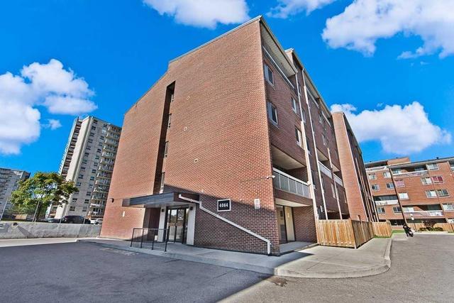 101 - 4064 Lawrence Ave, Condo with 3 bedrooms, 2 bathrooms and 1 parking in Toronto ON | Image 1