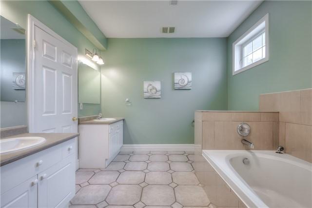 111 Huronia Rd, House detached with 3 bedrooms, 3 bathrooms and 4 parking in Barrie ON | Image 16