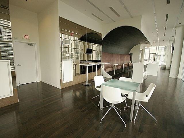 727 - 21 Nelson St, Condo with 1 bedrooms, 1 bathrooms and 1 parking in Toronto ON | Image 14