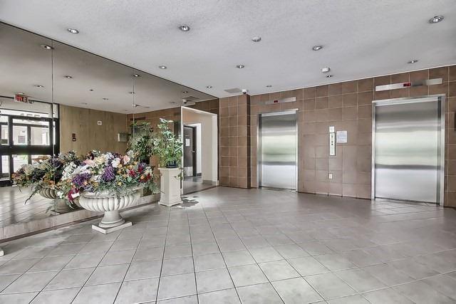1003 - 455 Sentinel Rd, Condo with 3 bedrooms, 2 bathrooms and 1 parking in Toronto ON | Image 4