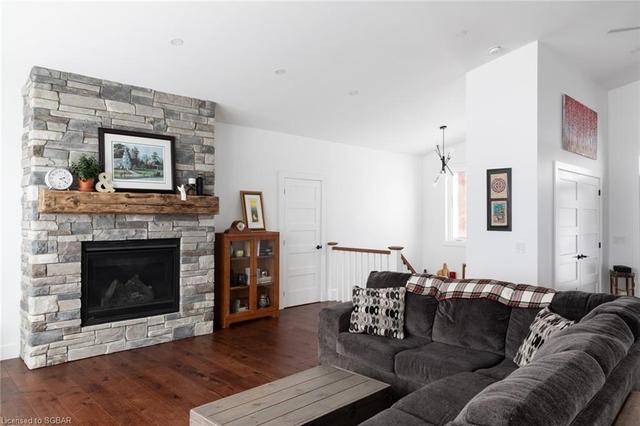 638508 St Vincent Sydenham Townline, House detached with 3 bedrooms, 2 bathrooms and null parking in Meaford ON | Image 11