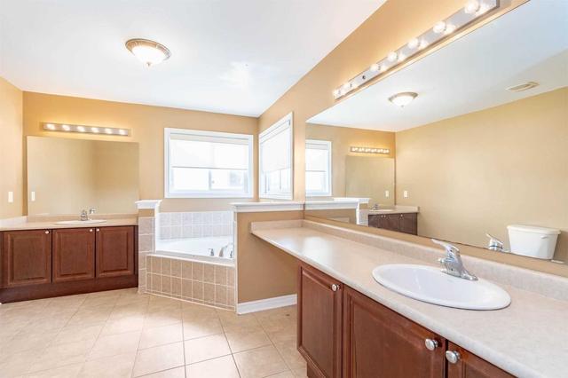 34 Saxon Rd, House detached with 4 bedrooms, 3 bathrooms and 7 parking in Barrie ON | Image 11