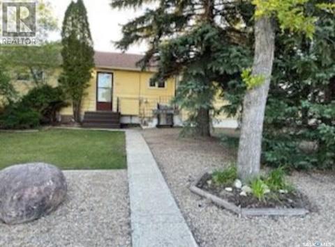 732 97th Street, House detached with 2 bedrooms, 1 bathrooms and null parking in Tisdale SK | Card Image