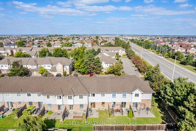 68 Wickstead Crt, Townhouse with 3 bedrooms, 4 bathrooms and 2 parking in Brampton ON | Image 29