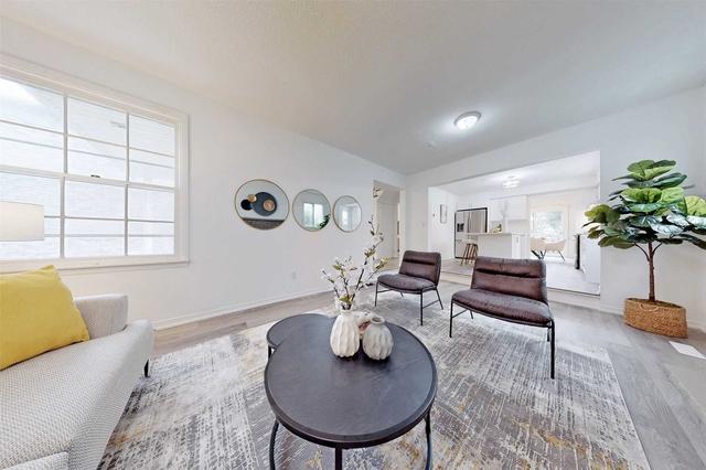 77 Shootfield Cres, House detached with 4 bedrooms, 4 bathrooms and 4 parking in Toronto ON | Image 3