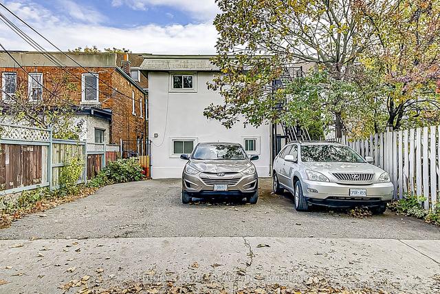 30 Lansdowne Ave, House detached with 3 bedrooms, 11 bathrooms and 6 parking in Toronto ON | Image 18