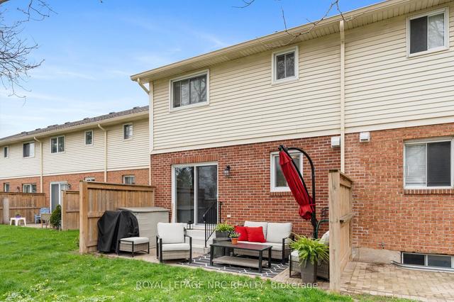 5 - 275 Pelham Rd, Townhouse with 3 bedrooms, 2 bathrooms and 1 parking in St. Catharines ON | Image 25